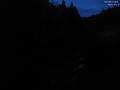 21 : 04
