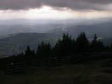 16 : 09