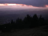 18 : 47