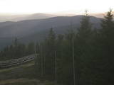 19 : 00