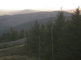 19 : 04