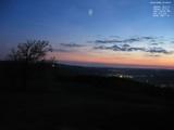 21 : 04