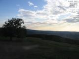 19 : 44