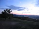 22 : 00