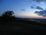 22 : 08