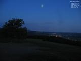 03 : 32