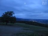 04 : 00