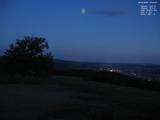 03 : 32