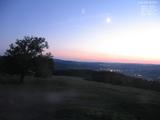 22 : 04