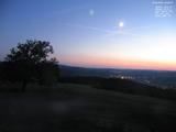 22 : 08