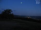 03 : 32