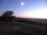 22 : 08