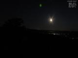 23 : 04