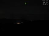 23 : 04