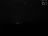 03 : 32