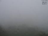 09 : 32