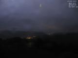 19 : 04
