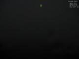 22 : 00