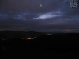 19 : 00