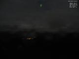 23 : 00