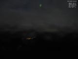 23 : 04
