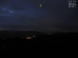 19 : 00