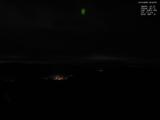 03 : 32