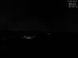 22 : 00
