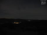 22 : 00
