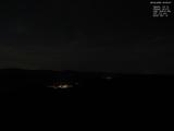 03 : 32