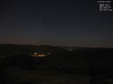 22 : 00