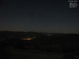 23 : 00