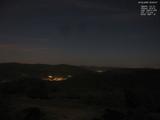 22 : 00