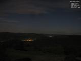 23 : 04