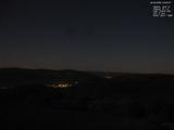 03 : 00
