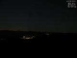 22 : 00