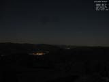 02 : 00