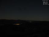 03 : 00