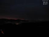 22 : 04