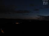 03 : 00