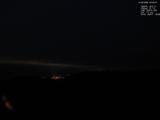 03 : 32