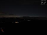 23 : 04