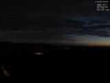 03 : 00