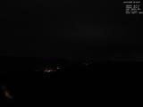 03 : 32