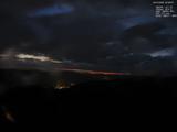 22 : 00
