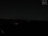 23 : 04