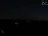 03 : 32