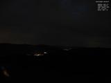 22 : 00