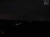22 : 04