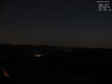 03 : 32